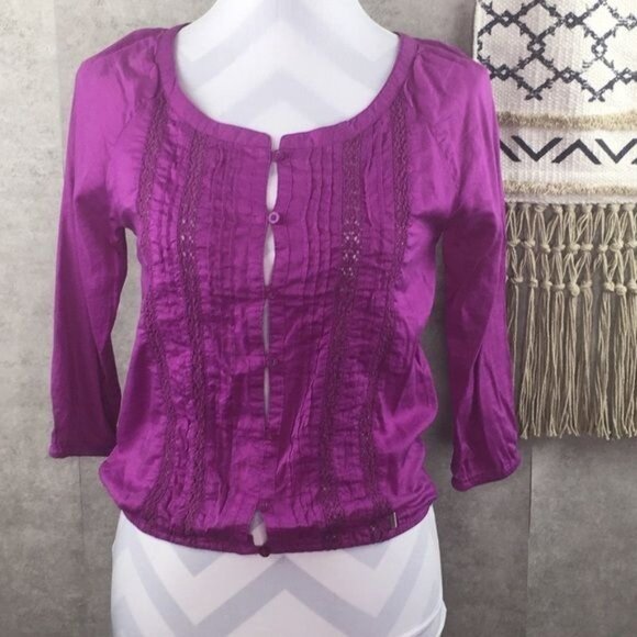 Aeropostale Womens XS Purple Button-Up 3/4 Sleeve Top With Lace Details - Picture 1 of 4